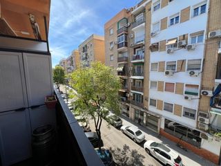 Etagenwohnung in Avenida viñuela 14. Vivienda con ascensor y terraza en la viñuela!