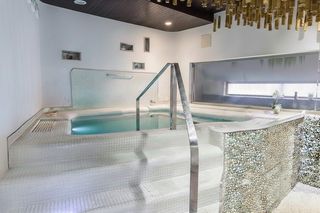 Local Comercial a Acera del arroyo 21. Estás buscando una inversión segura en el sector del bienestar e