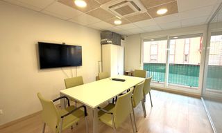 Bureau à Calle isla de la gomera 13. Oficina totalmente reformada en venta