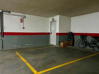 Aparcament cotxe a Calle calle álvaro paulo 16. Plaza de garaje en av. barcelona