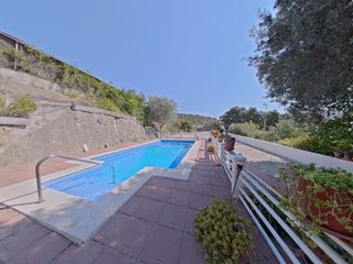 Chalet à Almodóvar del Río. Gran oportunidad en cigarra baja hipotecable con piscina!