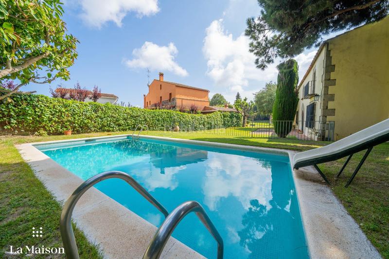 Foto 2eb708f2-d7d3-42ed-8503-e85f4779fcfb. Country house with fireplace heating pool in Centre Sant Andreu de Llavaneres