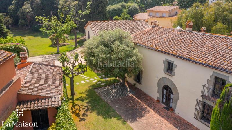 Foto ba471b9f-b82f-479e-8fbc-51e93b0c9c78. Country house with fireplace heating pool in Centre Sant Andreu de Llavaneres