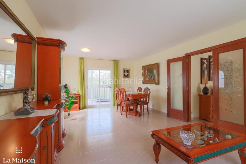 Foto d5b921af-3c16-461b-8a2d-cdd0bff8a503. House with fireplace heating parking in Urbanitzacions Argentona