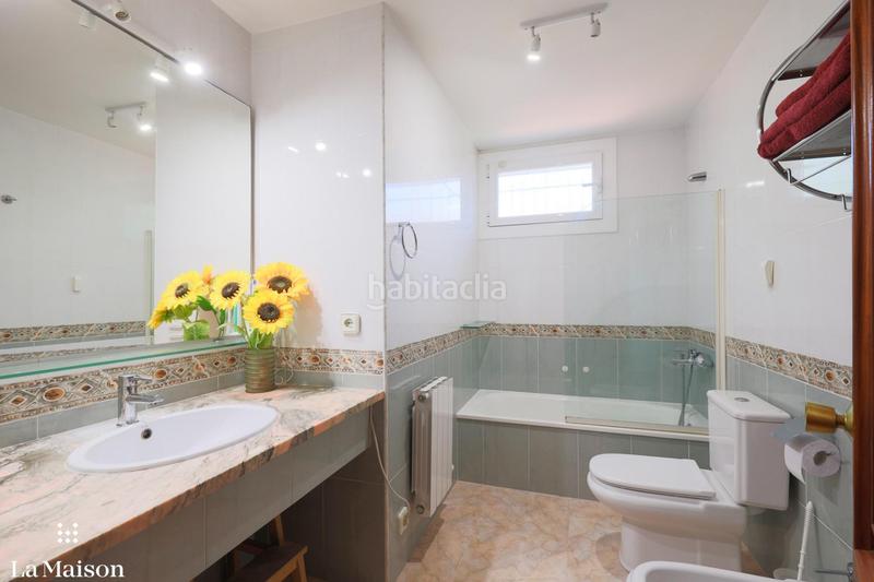 Foto eb69f8f9-dc77-4662-846d-ed0ae9b3d656. House with heating parking in Nucli Urbà Argentona