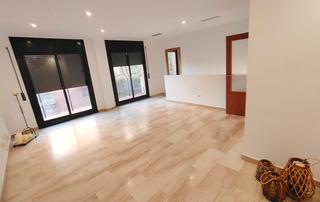 Dúplex a Avinguda de l'estatut 215