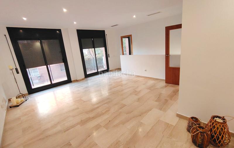 Foto 2c3cc31e-2dc1-4a2a-bfad-d063e19cdf26. Duplex in avinguda de l'estatut 215 in Zona Nord Rubí