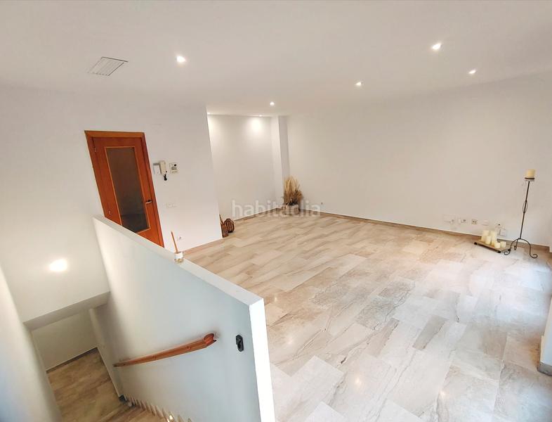 Foto 516c9e3a-e296-4c88-9054-159dd7572600. Duplex in avinguda de l'estatut 215 in Zona Nord Rubí