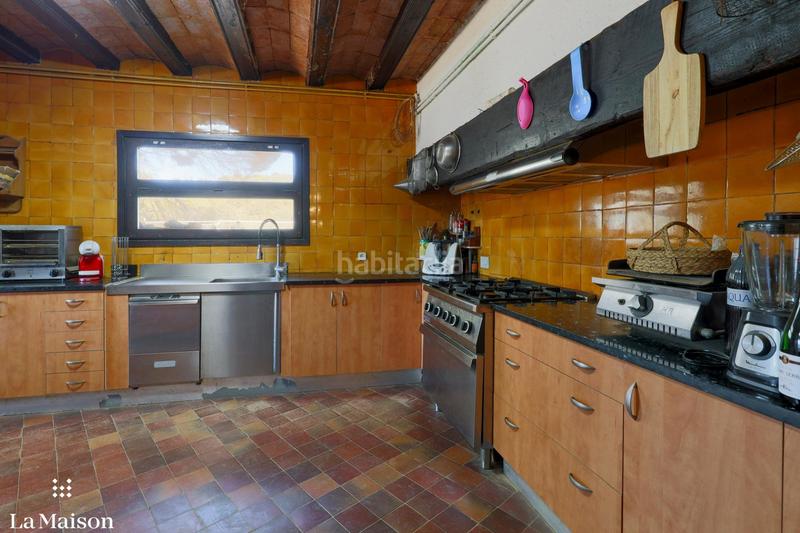 Foto e482bca8-6d07-4a00-9cc6-9733d32f658a. Country house with fireplace heating pool in Canyamars Dosrius