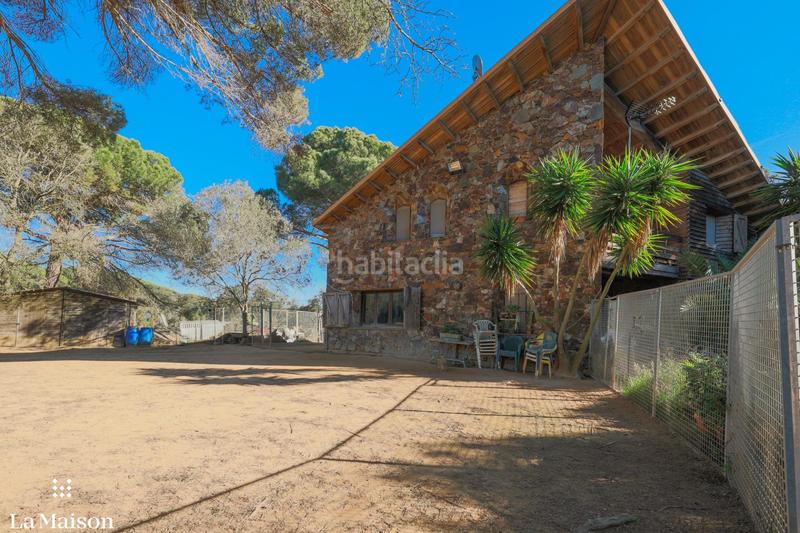 Foto 11c27afd-7c7e-4c37-909d-46b8ef9d8d56. Masia amb xemeneia calefacció piscina a Canyamars Dosrius