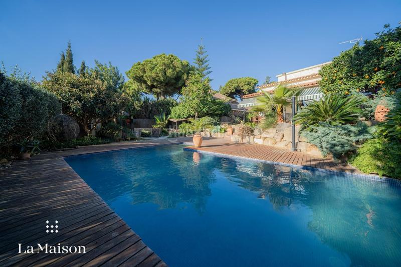 Foto 1106a0fe-ef7a-41dd-b973-9d87f3ed7a75. Chalet mit heizung parking pool in Cabrils