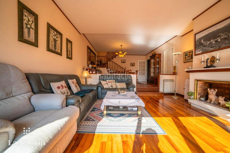 Foto e9cc8e13-d59f-4e3b-b487-3e418e0fc93d. Semi detached house with fireplace heating parking in Sant Vicenç de Montalt