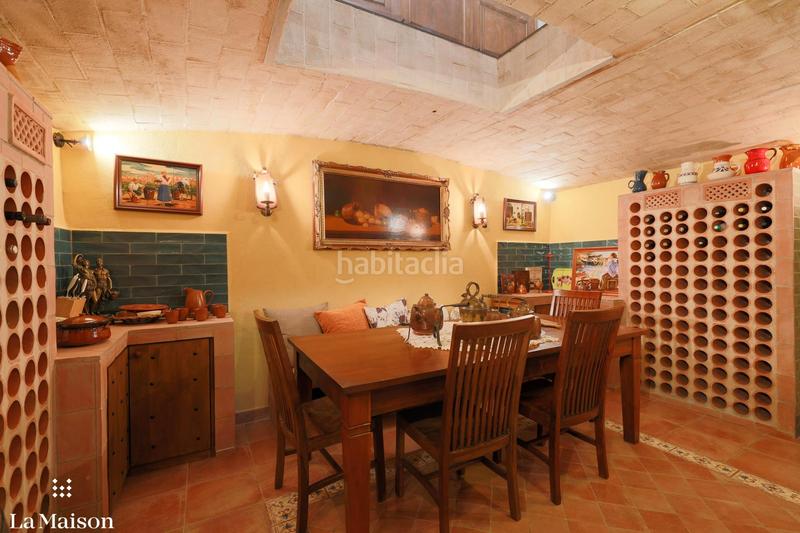 Foto 9875b36c-fbf3-4078-8e54-343f0e68c35e. Masia amb xemeneia calefacció a Nucli Urbà Argentona