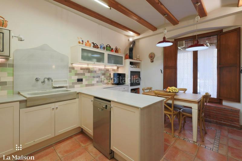 Foto a8433d9c-c337-4793-b08d-eb67c7a78bbc. Masia amb xemeneia calefacció a Nucli Urbà Argentona