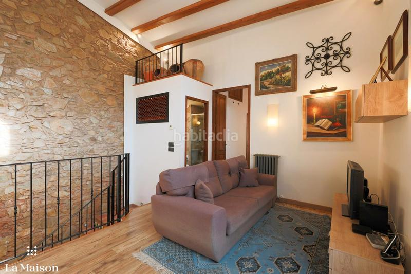 Foto b18f55af-fb16-4470-af29-d95f9c27caa8. Masia amb xemeneia calefacció a Nucli Urbà Argentona