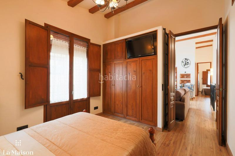 Foto cd9bddc2-090c-40e9-8b6d-c26bf5471678. Masia amb xemeneia calefacció a Nucli Urbà Argentona