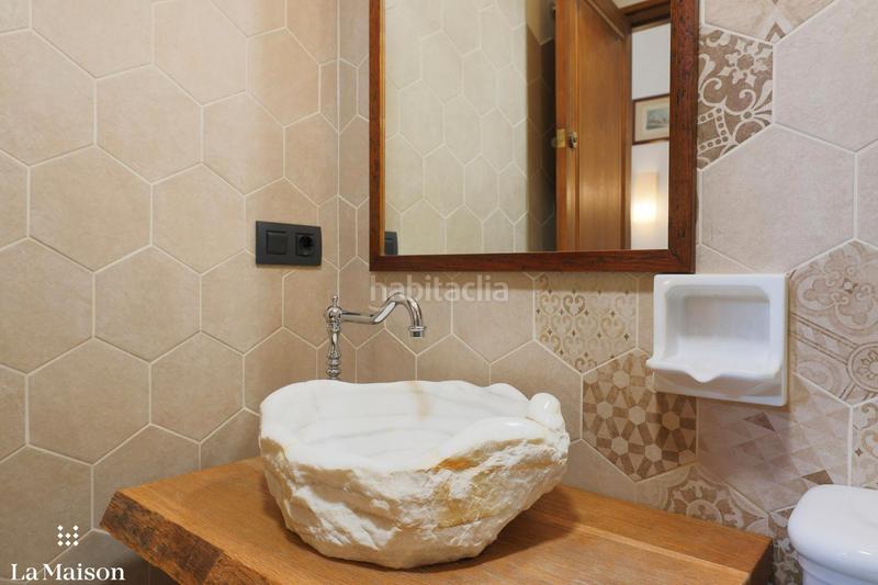 Foto d6e2f617-376e-4593-bf80-3e368df4de2b. Masia amb xemeneia calefacció a Nucli Urbà Argentona