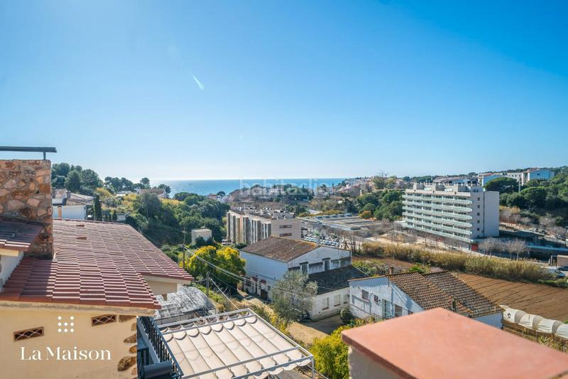 Foto 3baab47b-d69e-4c4b-bdea-42c711aa0dd6. Xalet amb calefacció aparcament piscina a Urbanitzacions Arenys de Mar