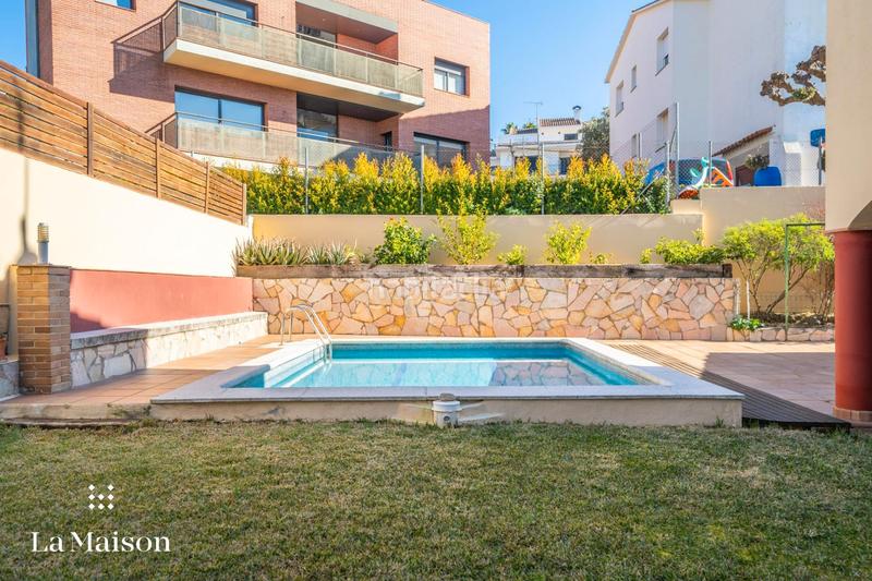 Foto e85c5345-9439-4e46-ac1d-2d395a9dd006. Xalet amb calefacció aparcament piscina a Urbanitzacions Arenys de Mar