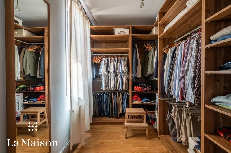 Foto 0d09fe06-f3e2-4c00-b4ab-d99ca8f801b2. Chalet with fireplace heating pool in Arenys de Munt