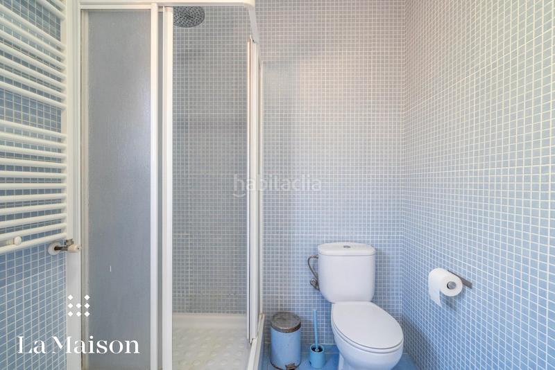 Foto 17be7a11-b6f9-4bbd-91e3-ebe7c917f7a9. Chalet with fireplace heating pool in Arenys de Munt