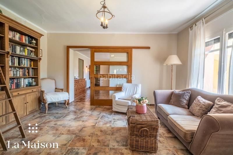 Foto 187b2392-836a-4515-b653-e8bd83a6dfe1. Chalet with fireplace heating pool in Arenys de Munt