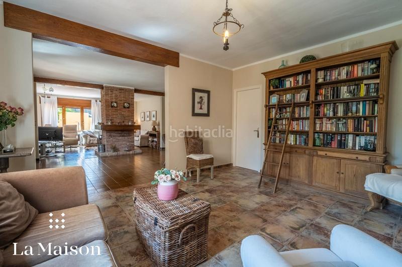 Foto ab277c10-8e56-489d-9fc8-50e774ffe0e1. Chalet with fireplace heating pool in Arenys de Munt