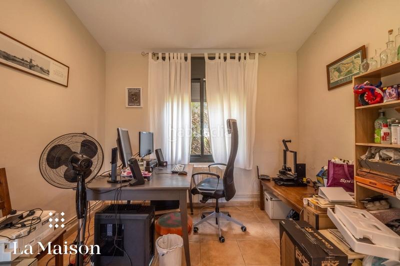 Foto b836dc05-50fc-4694-914d-1adddb4bc23d. Chalet with fireplace heating pool in Arenys de Munt