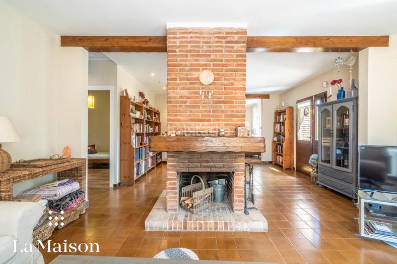 Foto a34d105b-1001-42a4-8626-df4f59555f60. Chalet con camino riscaldamento piscina in Arenys de Munt