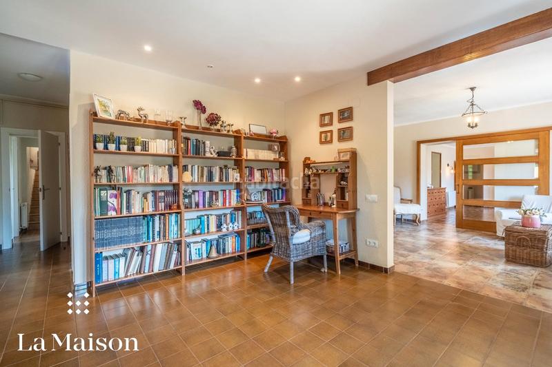 Foto d38bb02c-5d0d-4f72-bb4b-ca3862951fd8. Chalet con camino riscaldamento piscina in Arenys de Munt