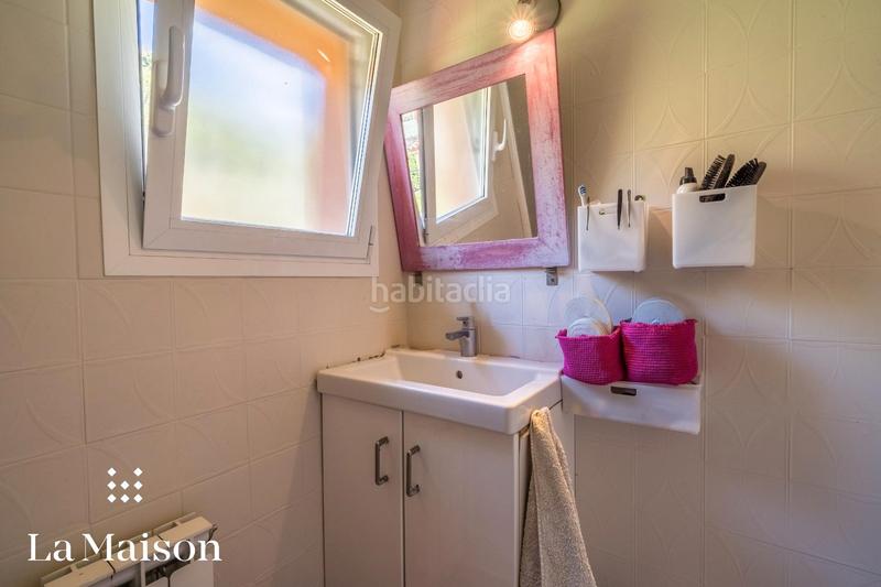 Foto ec86c82a-76b1-4840-ac92-2097f51fd292. Chalet con camino riscaldamento piscina in Arenys de Munt