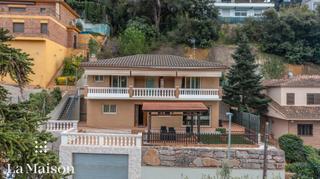 Maison  Carrer santiago rusiñol 10. Casa en arenys de munt