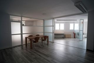 Lloguer Local Comercial a Centre. Local en calle de jaume brutau