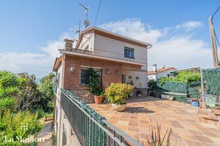 Chalet  Carrer mare de déu del coll. Casa en carrer mare de déu del coll el coll