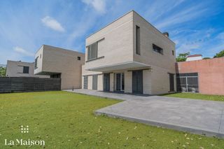 Casa a Vallveric. Casa en calle dels rabassaires