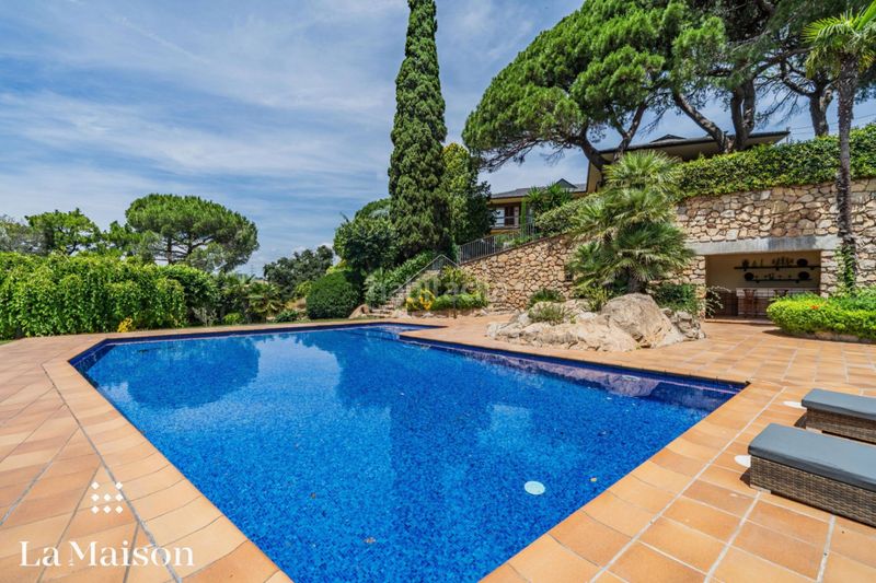 Foto 167c7bcd-2941-47ab-aa21-070cac3fd835. Casa amb calefacció aparcament piscina a Roca del Vallès (La)