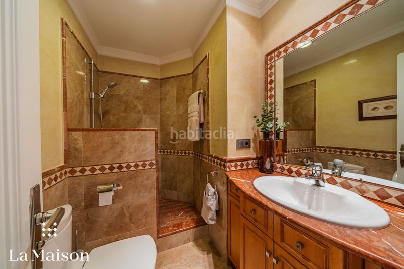 Foto 5a042b41-d3d7-4617-ba4b-6e3d9420fb3b. Casa amb calefacció aparcament piscina a Roca del Vallès (La)