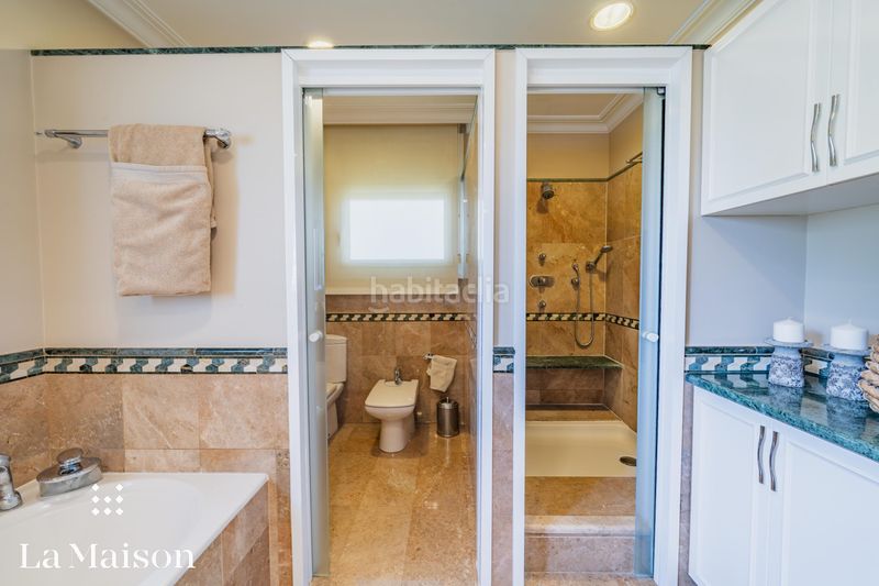 Foto b880edc9-29ae-48cb-acfa-3c5941688c30. Casa amb calefacció aparcament piscina a Roca del Vallès (La)
