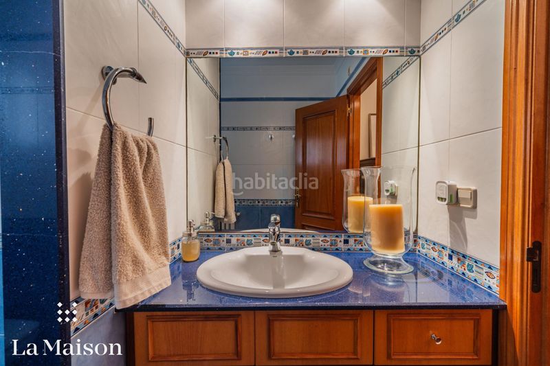 Foto bbb28b74-def2-4d61-9348-772c2b978f15. Casa amb calefacció aparcament piscina a Roca del Vallès (La)