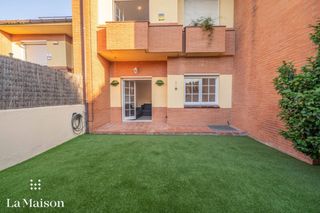 Location Maison  Avinguda de catalunya. Adosado en zona residencial de llavaneras con piscina comunitari