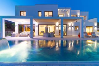 Rent Chalet in Pinares de San Antón