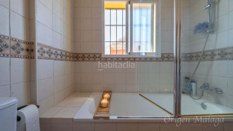 Foto 08a99d70-d7b2-41f8-9e01-20471a2386ed. Casa aparellada amb calefacció aparcament piscina a Chilches