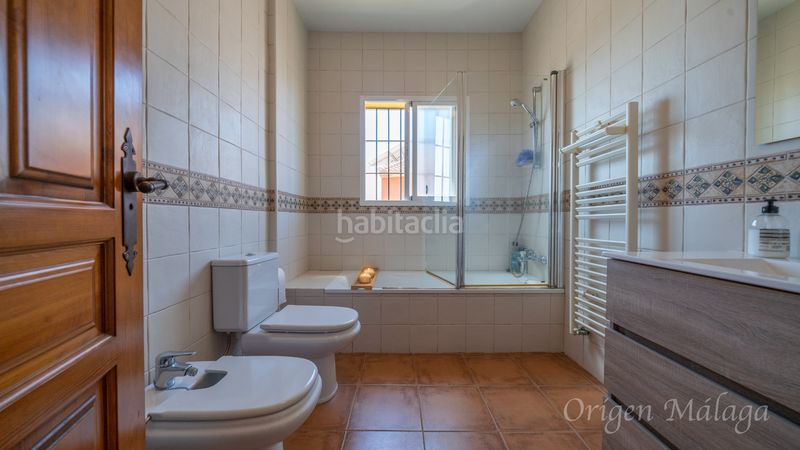 Foto 4f277b2d-d91f-435b-b718-047beaf379ed. Casa aparellada amb calefacció aparcament piscina a Chilches