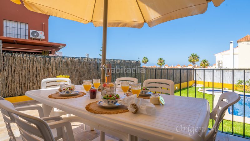 Foto edb41334-6d5f-4566-96a6-01d3027726a2. Casa aparellada amb calefacció aparcament piscina a Chilches