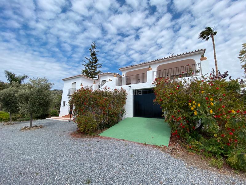 Foto 6be4b8ce-e6b5-439d-8109-e964a9961171. Casa con camino parcheggio piscina in Chaparil - Torrecilla - Punta Lara Nerja