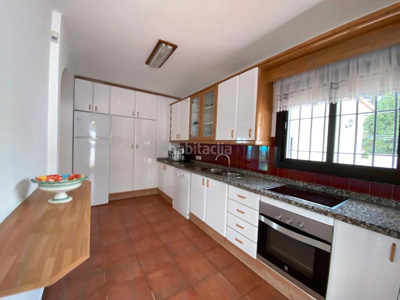 Foto b4703436-af8c-42fd-abd2-f7e7eaee846a. Casa con camino parcheggio piscina in Chaparil - Torrecilla - Punta Lara Nerja