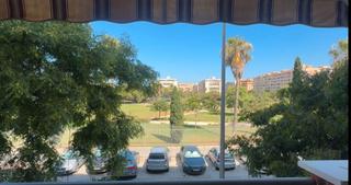 Pis  Calle villanueva de tapia. **piso en venta en málaga - amplio y luminoso frente al parque l