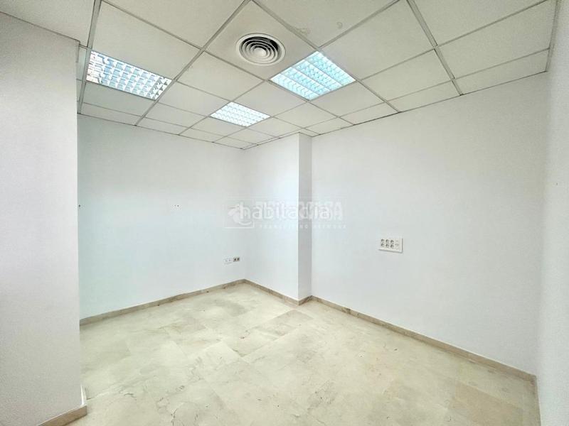 Foto a44c1b52-f9e0-471f-aa58-33bae93fed57. Local comercial  en venta en El Cano - Los Bermejales Sevilla