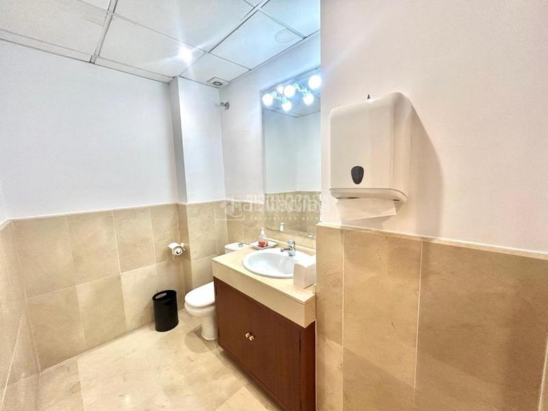 Foto e606a697-f8e3-4238-b260-b04743f5dd0a. Local comercial  en venta en El Cano - Los Bermejales Sevilla
