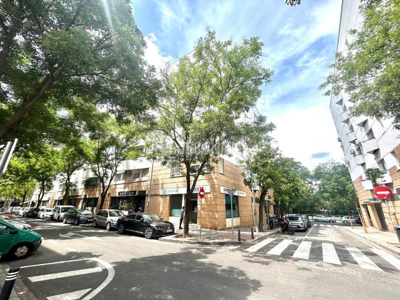 Foto eef496e0-f378-4fd4-9585-52f5d9474231. Local comercial  en venta en El Cano - Los Bermejales Sevilla
